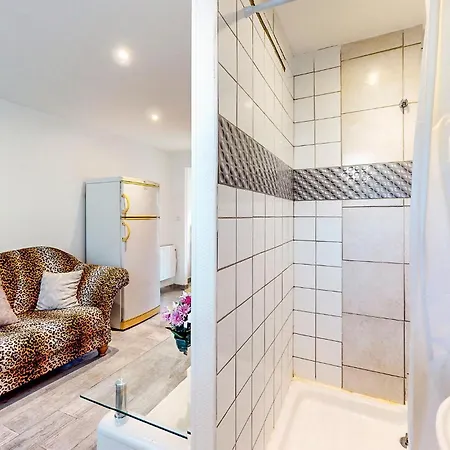Apartment 1 Bedroom Pet Friendly In *